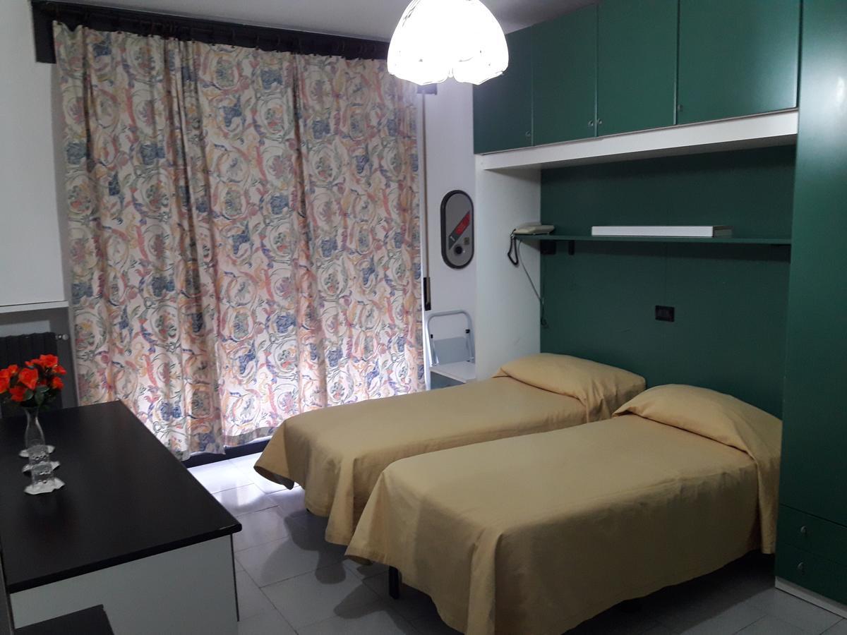 Albergo Piccadilly 梅多拉戈 外观 照片