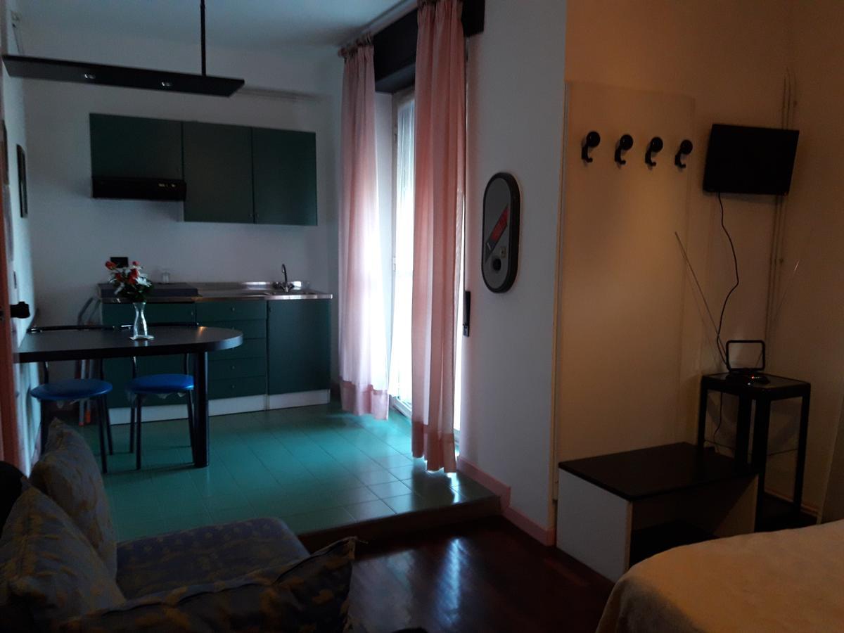 Albergo Piccadilly 梅多拉戈 外观 照片