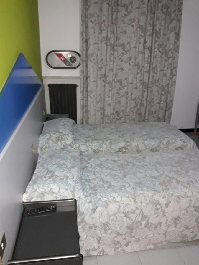 Albergo Piccadilly 梅多拉戈 外观 照片