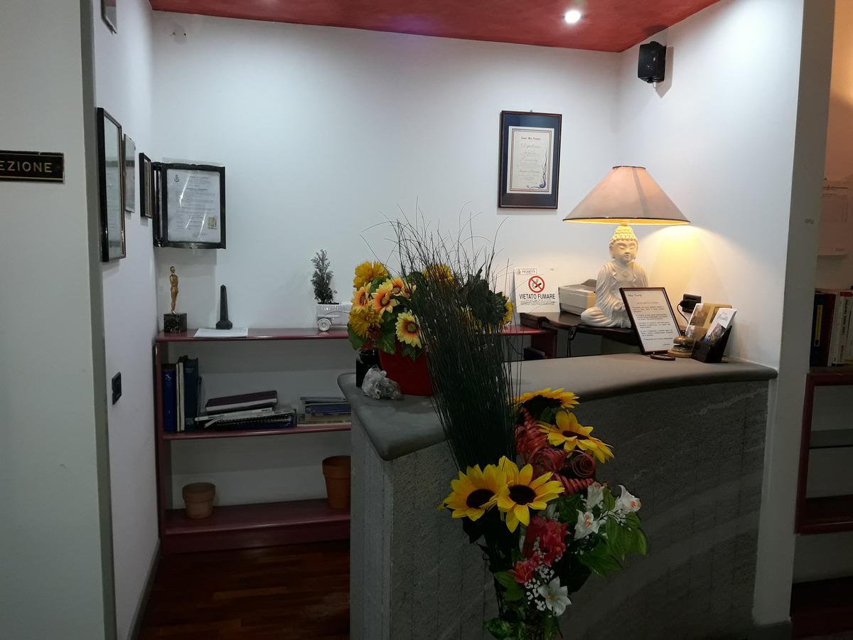 Albergo Piccadilly 梅多拉戈 外观 照片